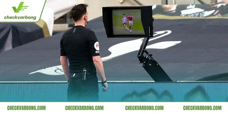 Giải đáp check var là gì trong môn bóng đá