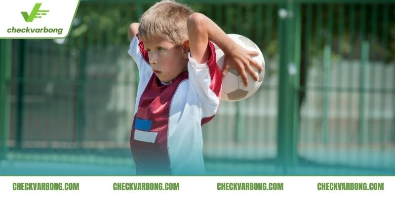 Những pha ném biên chiến thuật ấn tượng nhất