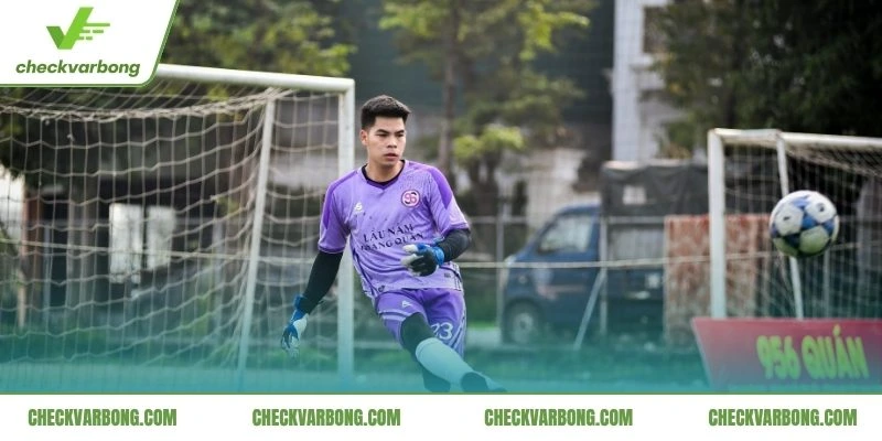 Thủ môn áp dụng luật 6 giây trong thi đấu